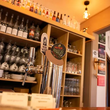 De L'etang Du Devin Отель