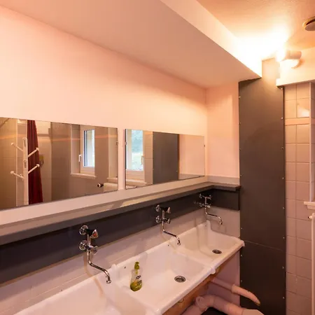 De L'etang Du Devin Отель Лапутруа