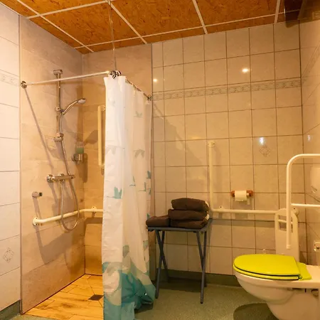 De L'etang Du Devin Отель Лапутруа